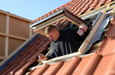 Pose de fenêtres de toit Velux à Sogny-en-l'Angle